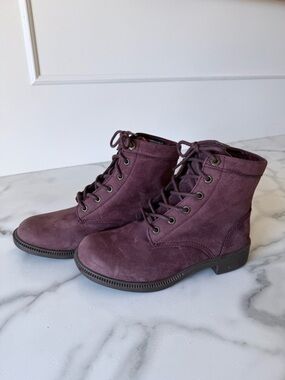 Kodiak Waterproof Suede Boot size 5 Thinsulate Leather Outdoor Winter Rain